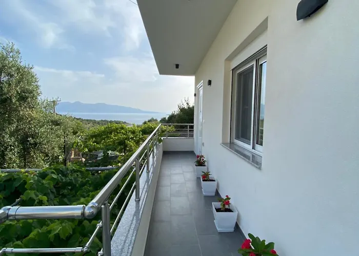 Seana Villa