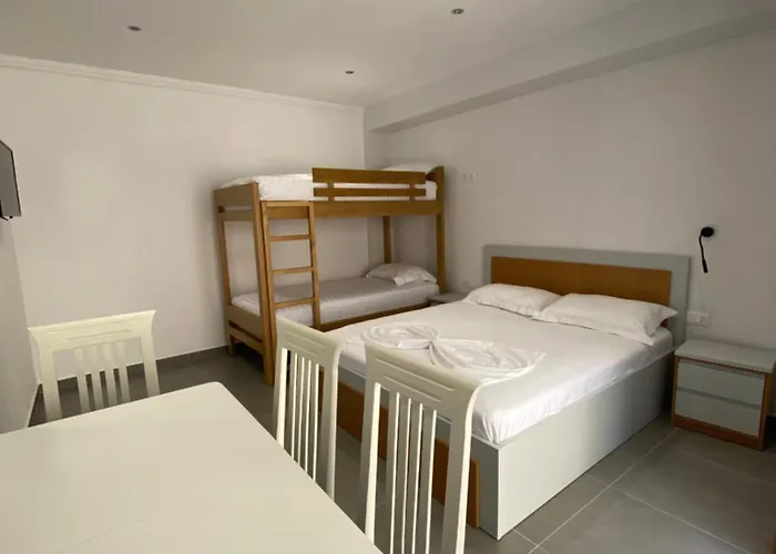 Seana Villa